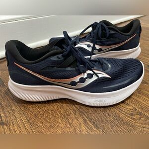 Women’s 9.5 Saucony Ride 15 Tennis Shoes